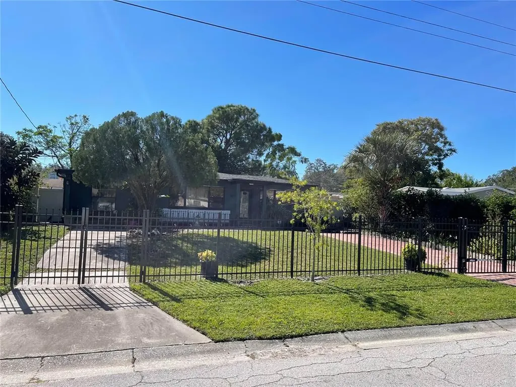 2916 W Rogers Avenue Tampa FL 33611