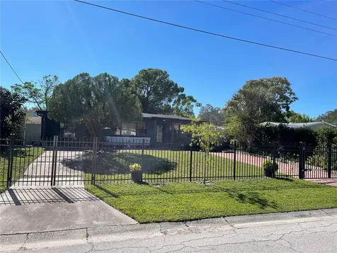 2916 W Rogers Avenue Tampa FL 33611