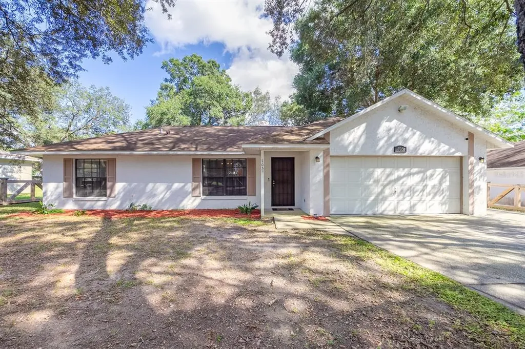 105 N Bloxam Avenue Minneola FL 34715