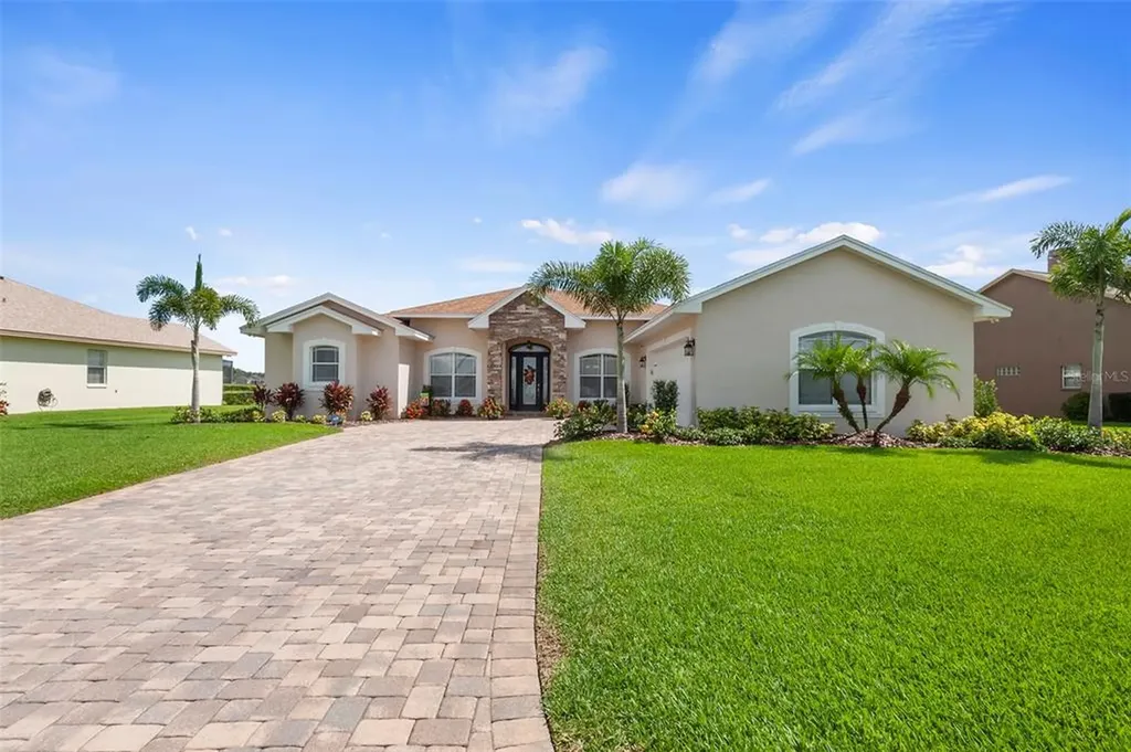 610 Hart Lake Drive Winter Haven FL 33884