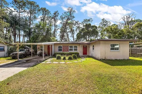 1919 Helms Avenue Leesburg FL 34748