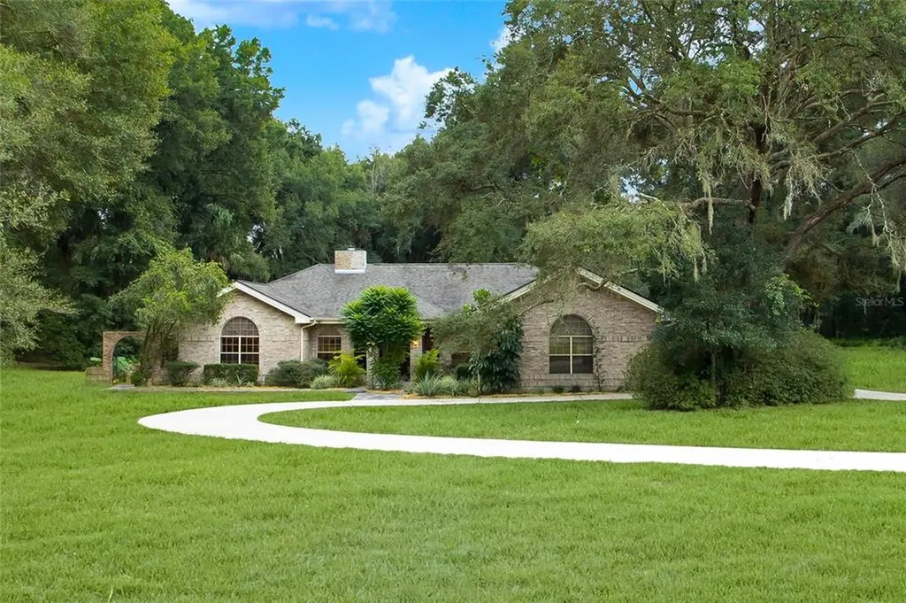 2555 Country Squire Lane Deland FL 32720