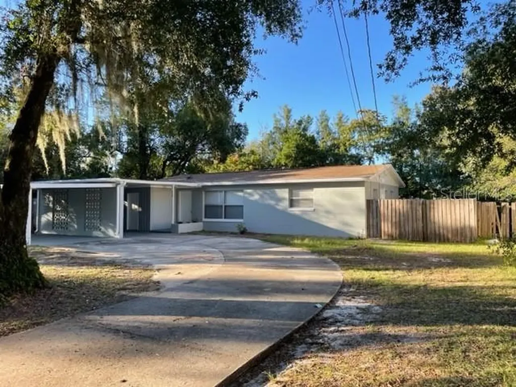 315 E Chelsea Street Deland FL 32724