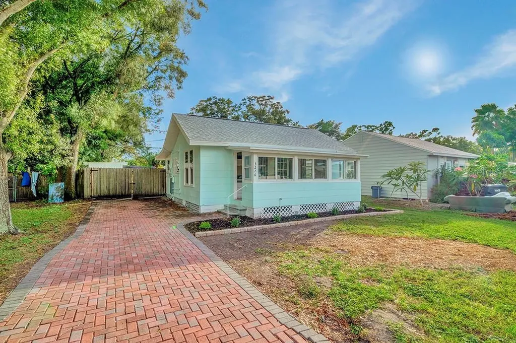 3276 56th Avenue N St Petersburg FL 33714