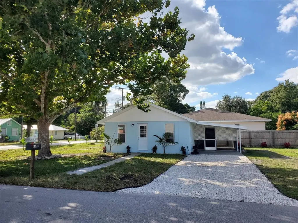 2510 10th Street W Bradenton FL 34205