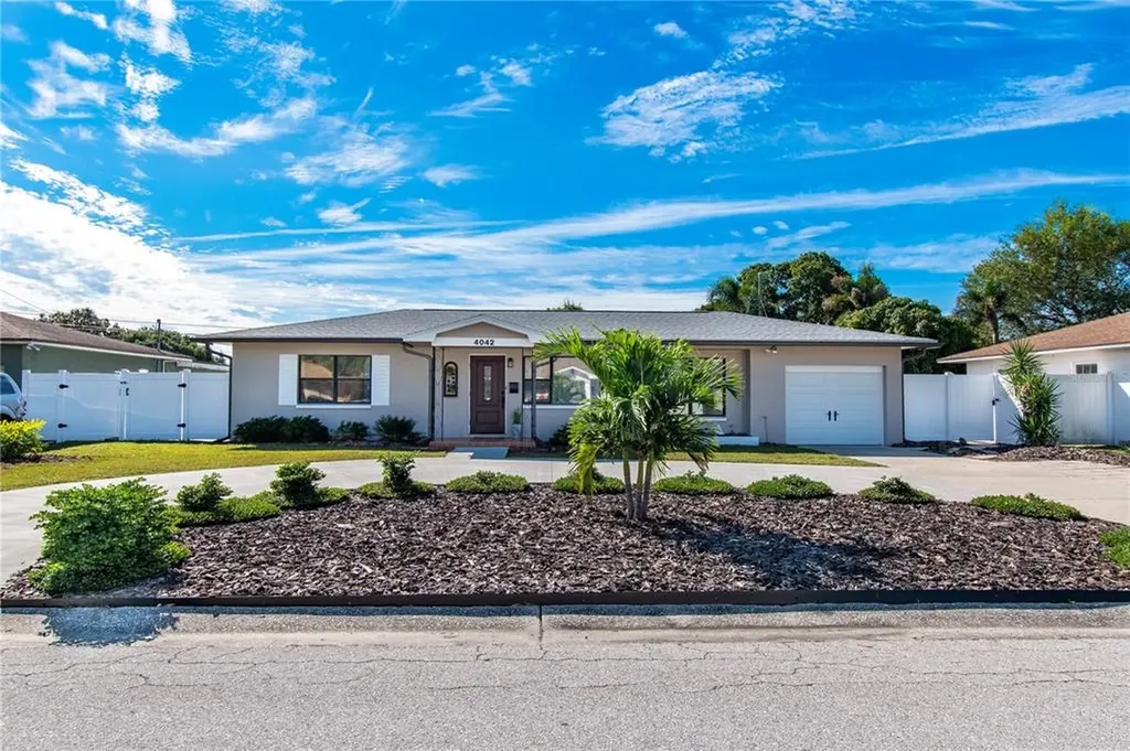 4042 27th Avenue N St Petersburg FL 33713