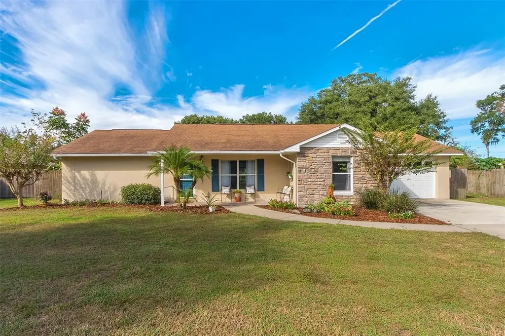 7023 Wright Avenue Mount Dora FL 32757