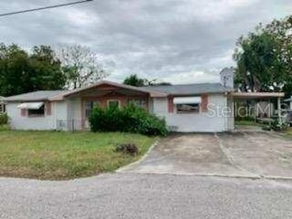 2051 Calusa Trail Holiday FL 34690