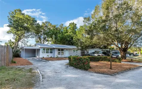 5210 45th Avenue N St Petersburg FL 33709