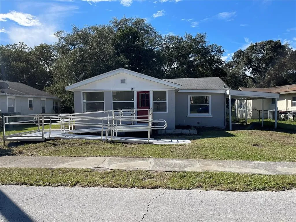 809 Mccormack Street Leesburg FL 34748
