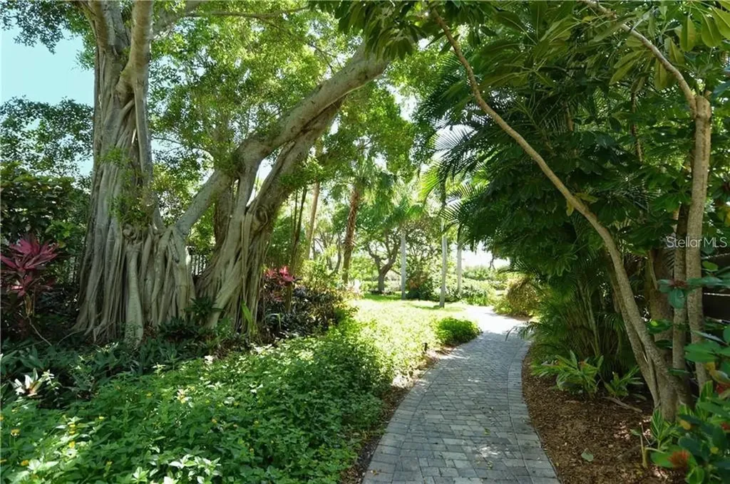 517 Bayport Way Longboat Key FL 34228