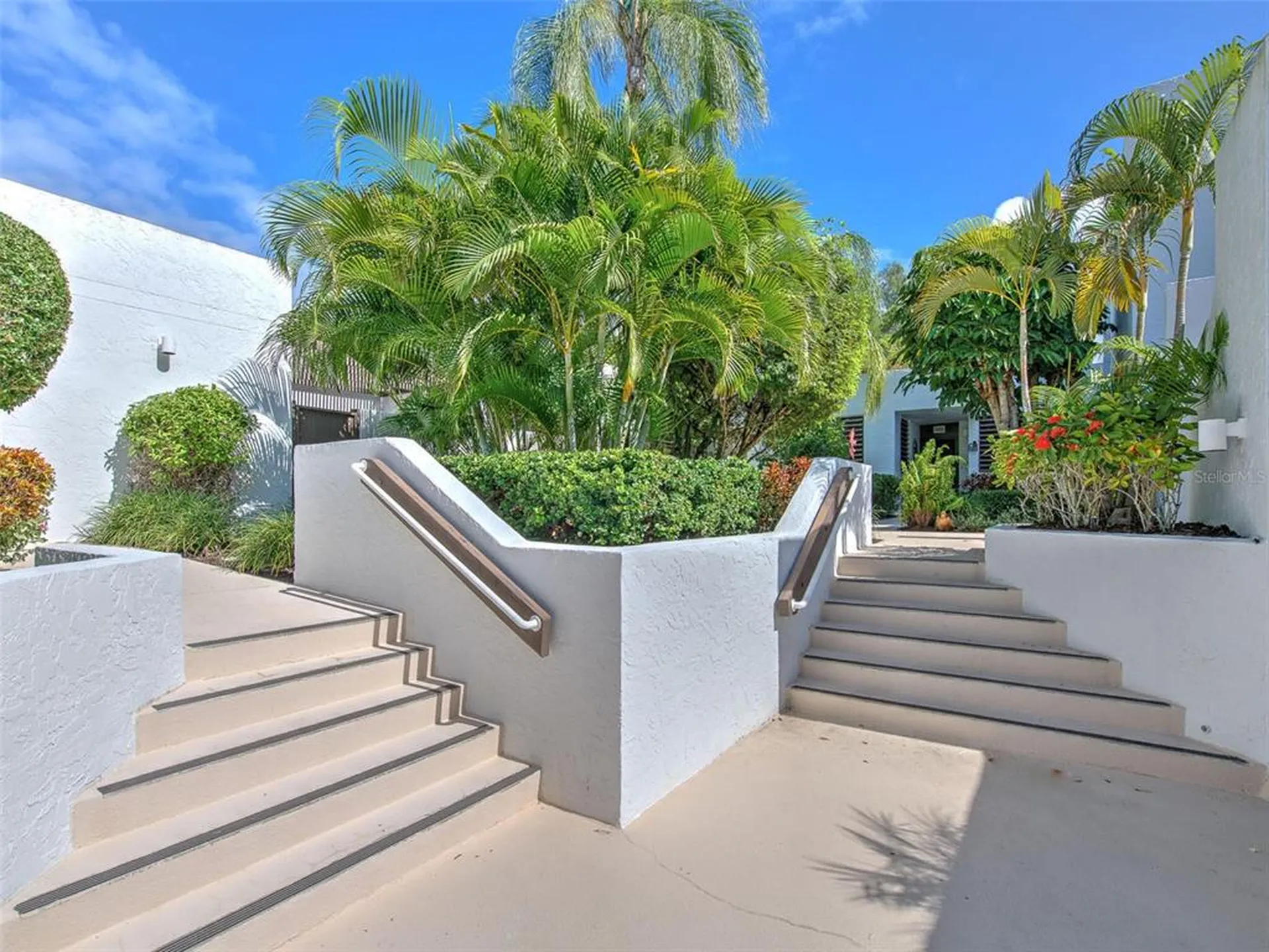 517 Bayport Way Longboat Key FL 34228