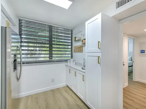 517 Bayport Way Longboat Key FL 34228