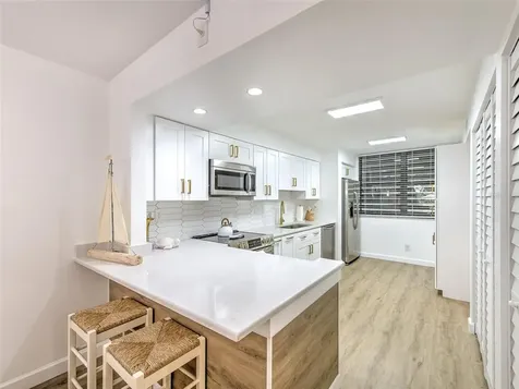 517 Bayport Way Longboat Key FL 34228