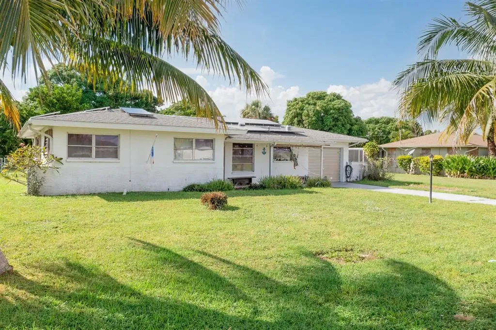 4924 Nassau Court Cape Coral FL 33904