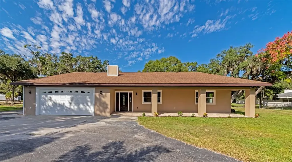 2206 70th Street Court E Bradenton FL 34208