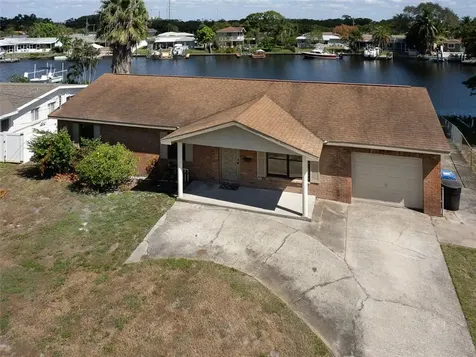 9405 Treasure Lane NE St Petersburg FL 33702