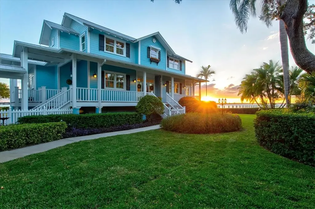 2211 6th Street W Palmetto FL 34221
