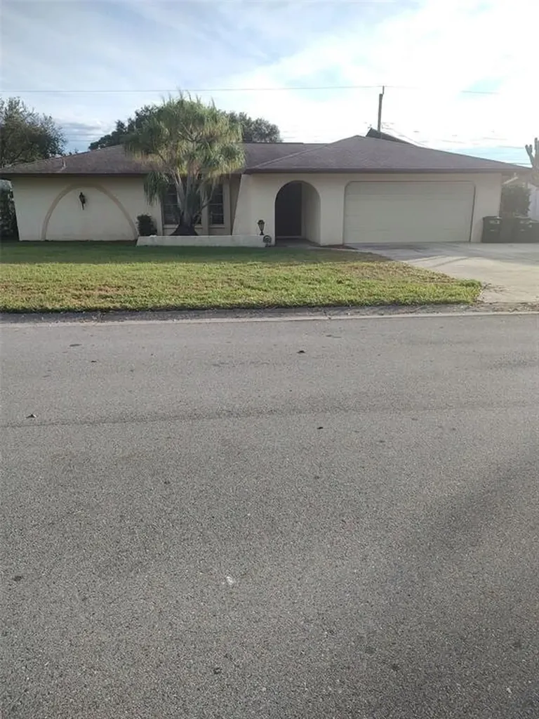 4723 Lark Ridge Circle Sarasota FL 34233