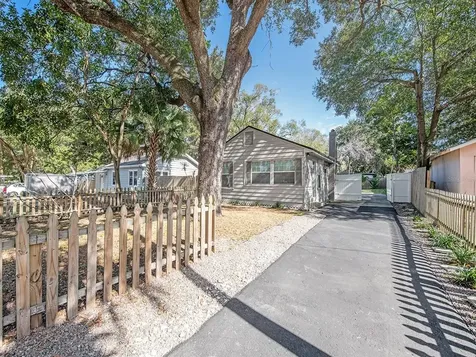 5819 39th Street N St Petersburg FL 33714