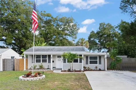1119 Tyrone Court N St Petersburg FL 33710