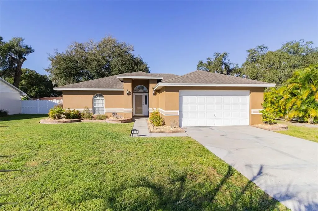 517 Holloway Shores Drive Lakeland FL 33801