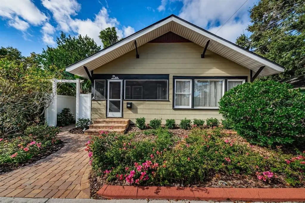 1914 8th Street N St Petersburg FL 33704