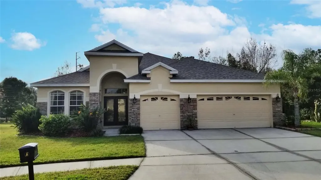16434 Bridgewalk Drive Lithia FL 33547