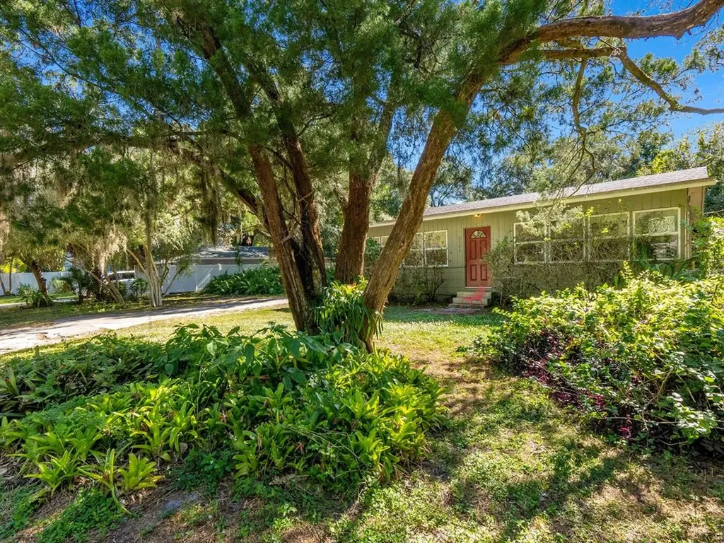 2546 Bay Street Sarasota FL 34237