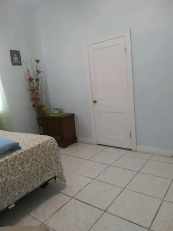 2913 N 10th Street Tampa FL 33605