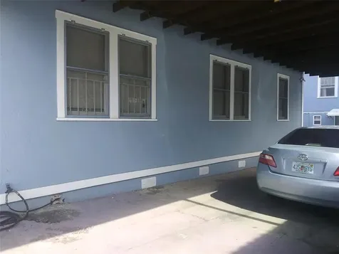 2913 N 10th Street Tampa FL 33605