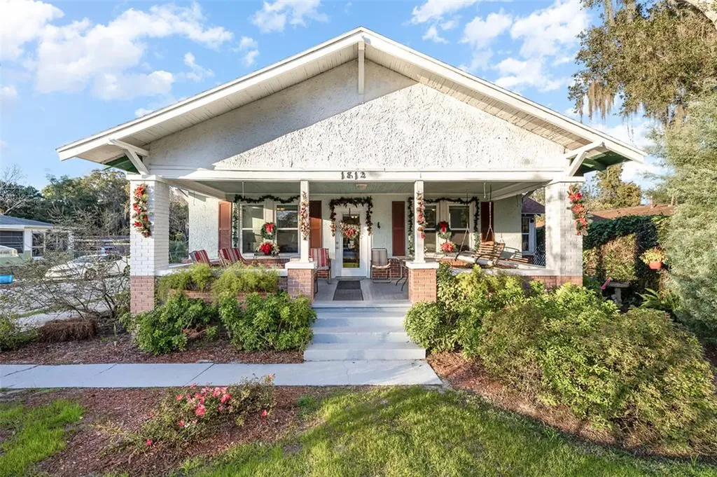 1812 W Main Street Leesburg FL 34748