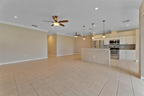 113 Club Villas Lane Kissimmee FL 34744