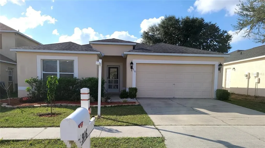 916 Stallion Way Valrico FL 33594