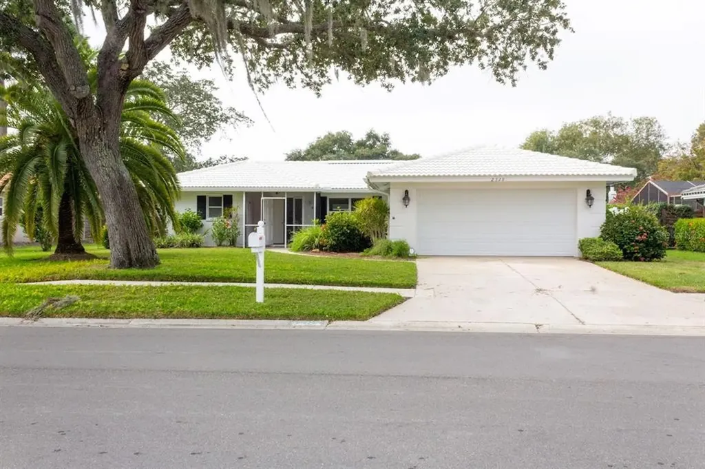 2328 Cass Street Sarasota FL 34231