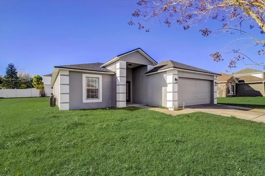1913 Thorngate Lane Mascotte FL 34753