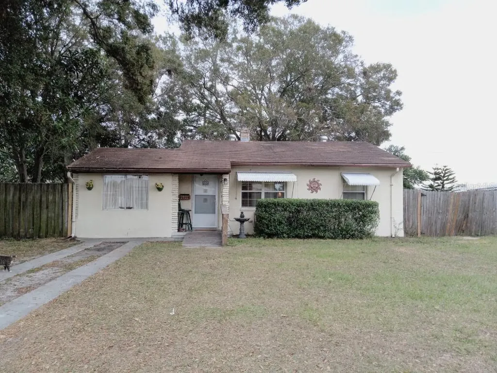 5956 13th Avenue N St Petersburg FL 33710