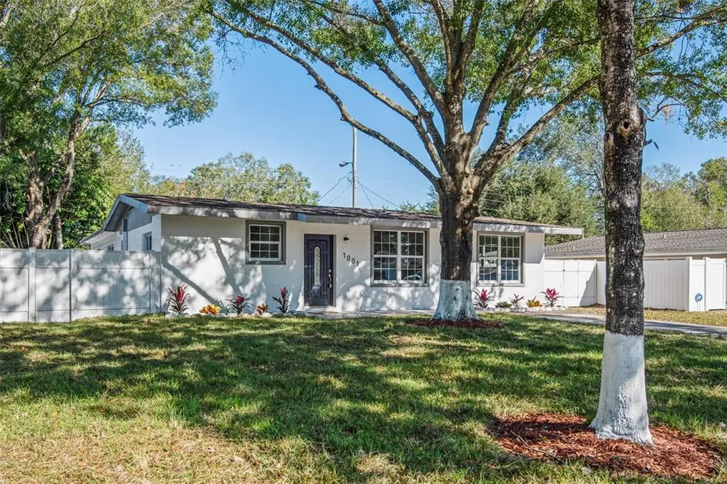 1001 Briarwood Avenue Tampa FL 33613