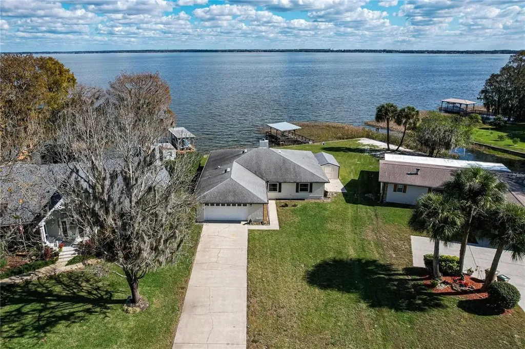 33850 Linda Lane Leesburg FL 34788