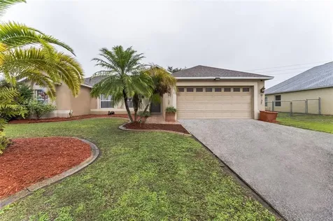 33 York Court Kissimmee FL 34758