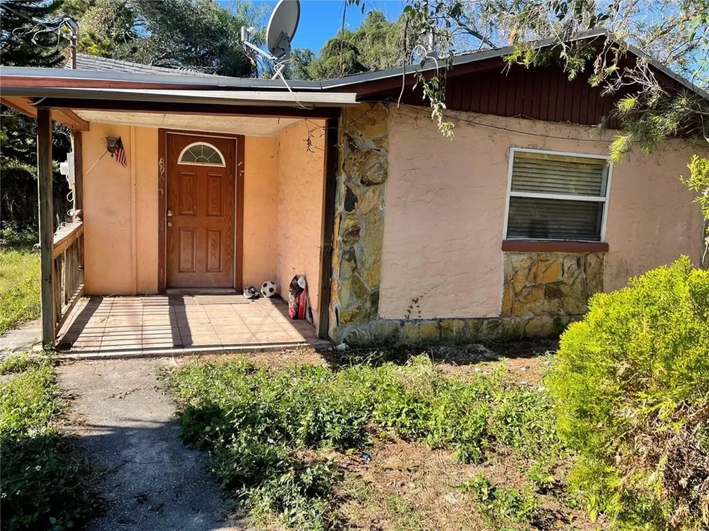 8904 N 20th Street Tampa FL 33604