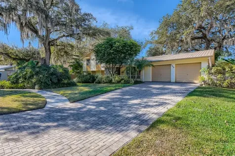 7004 Gateway Court Tampa FL 33615