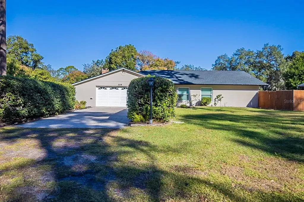 309 E Hillcrest Street Altamonte Springs FL 32701