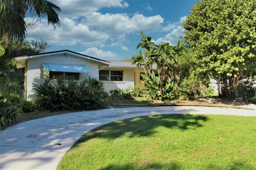4010 S Lockwood Ridge Road Sarasota FL 34231