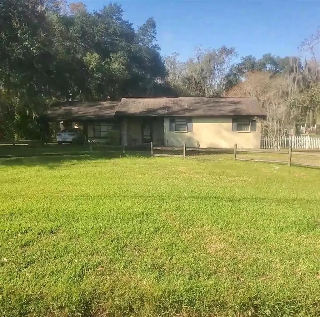405 N Forbes Road Plant City FL 33566
