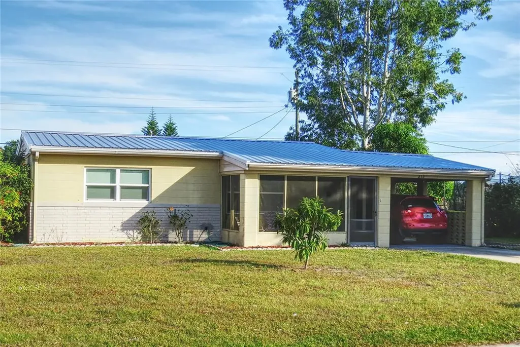 233 Raymond Avenue Frostproof FL 33843
