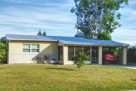 233 Raymond Avenue Frostproof FL 33843