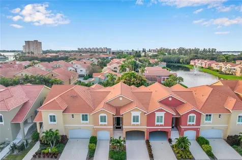 18 Franklin Court S St Petersburg FL 33711