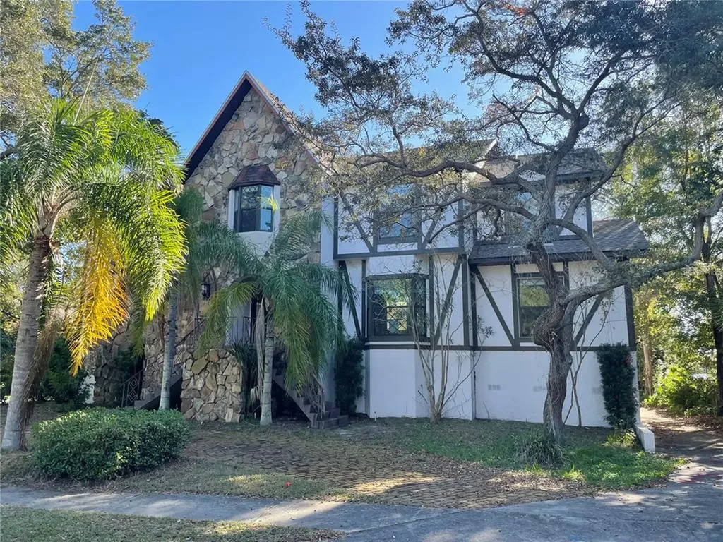 9035 Baywood Park Drive Seminole FL 33777