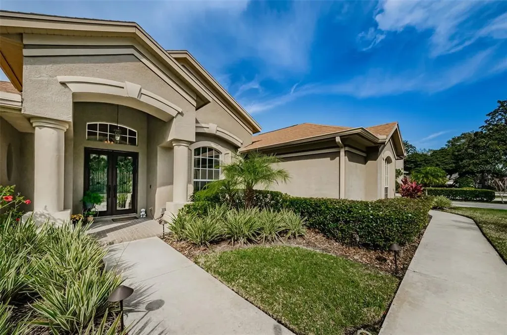 6115 Wild Orchid Drive Lithia FL 33547